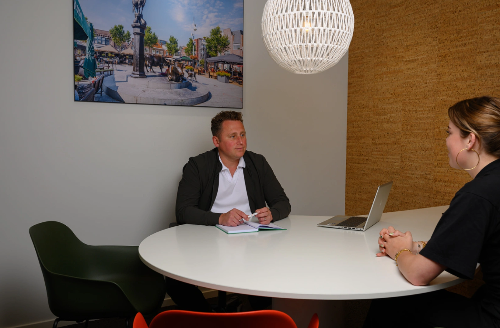 Hypotheekadviseur in Zaandam bespreekt funderingsherstel