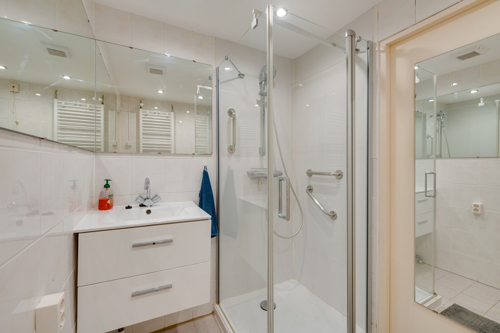 Amsterdam – Boutenburg 107 – Photo 37