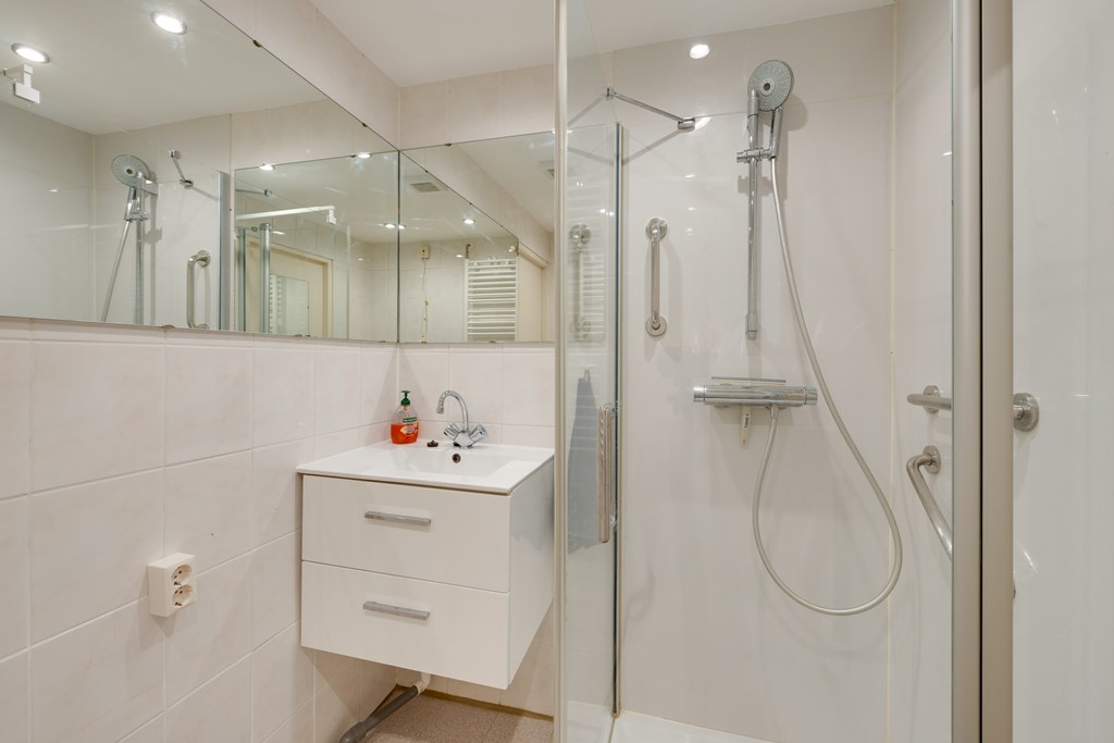 Amsterdam – Boutenburg 107 – Photo 38